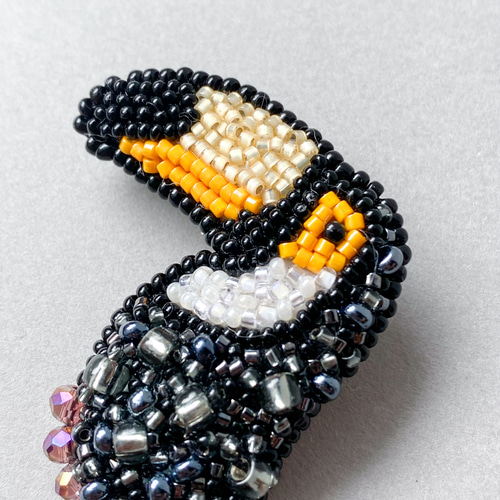 オニオオハシのブローチ /鳥モチーフ ビーズ刺繍ブローチ