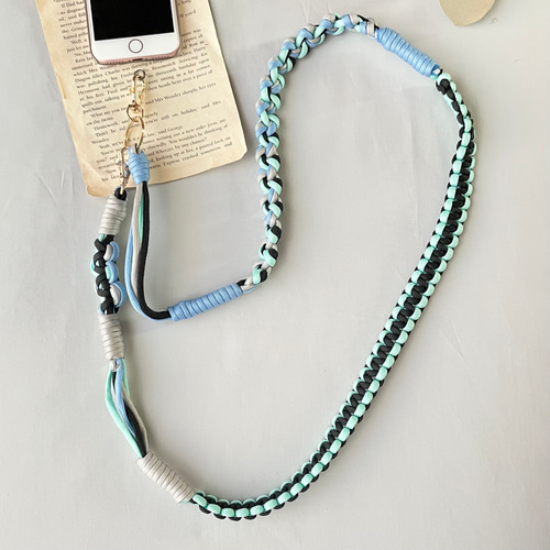 パラコードで作るスマホショルダーストラップ(ミント×ブルー