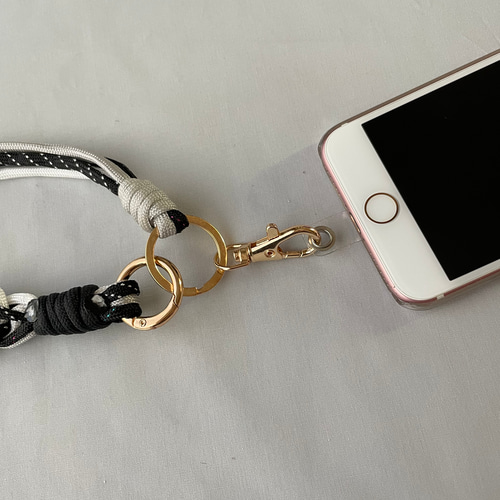 パラコードで作るスマホショルダーストラップ(ラメブラック