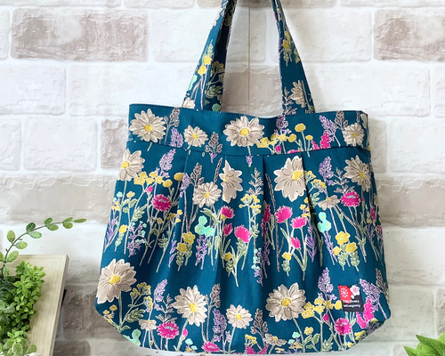 刺繍柄　グラニーバッグ　ハンドメイド グラニースクエアモチーフのバッグ | 手作りレシピ | クロバー株式会社