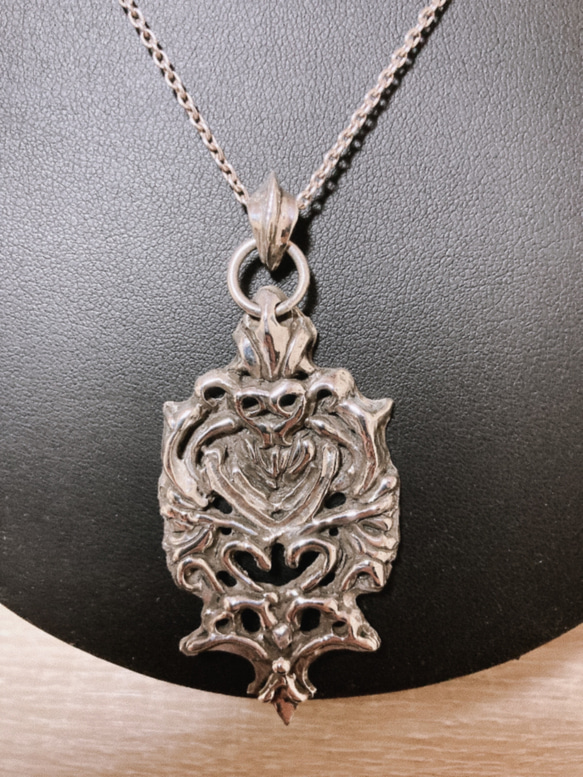 ✨️一点物✨️フローラルペンダント+チェーン付き ネックレス  