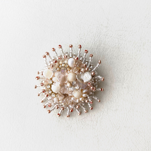 ビーズ刺繍のブローチ きらきらぼし ゴールド ブローチ CHRYSE 通販