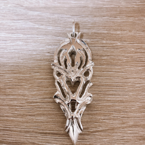 ✨️一点物✨️フローラルペンダント改 ペンダントトップ しゅう 通販  