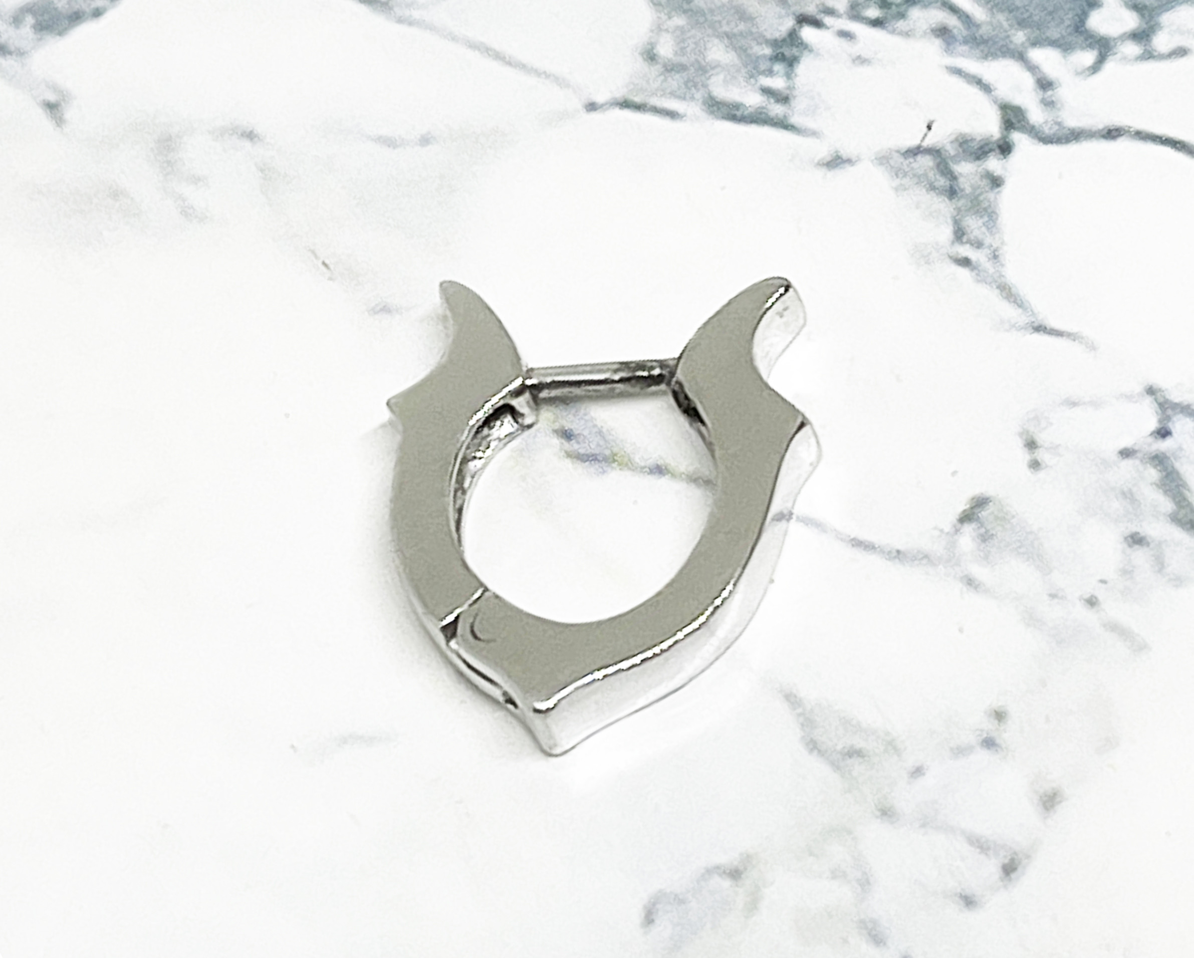 《forged horseshoe》 馬蹄モチーフ・フープピアス｜silver925・ユニセックス・ロジウムメッキ