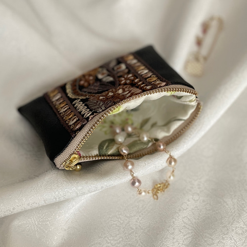 【リュンヌ】インド刺繍リボン・ミニポーチ インド刺繍リボンのフェイクレザーミニポーチ ポーチ ume 通販