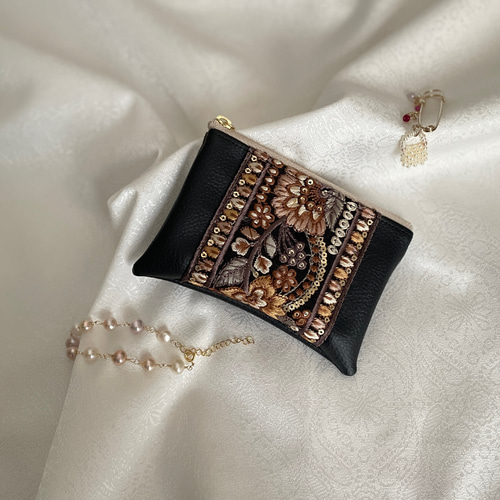 インド刺繍リボンのフェイクレザーミニポーチ ポーチ ume 通販
