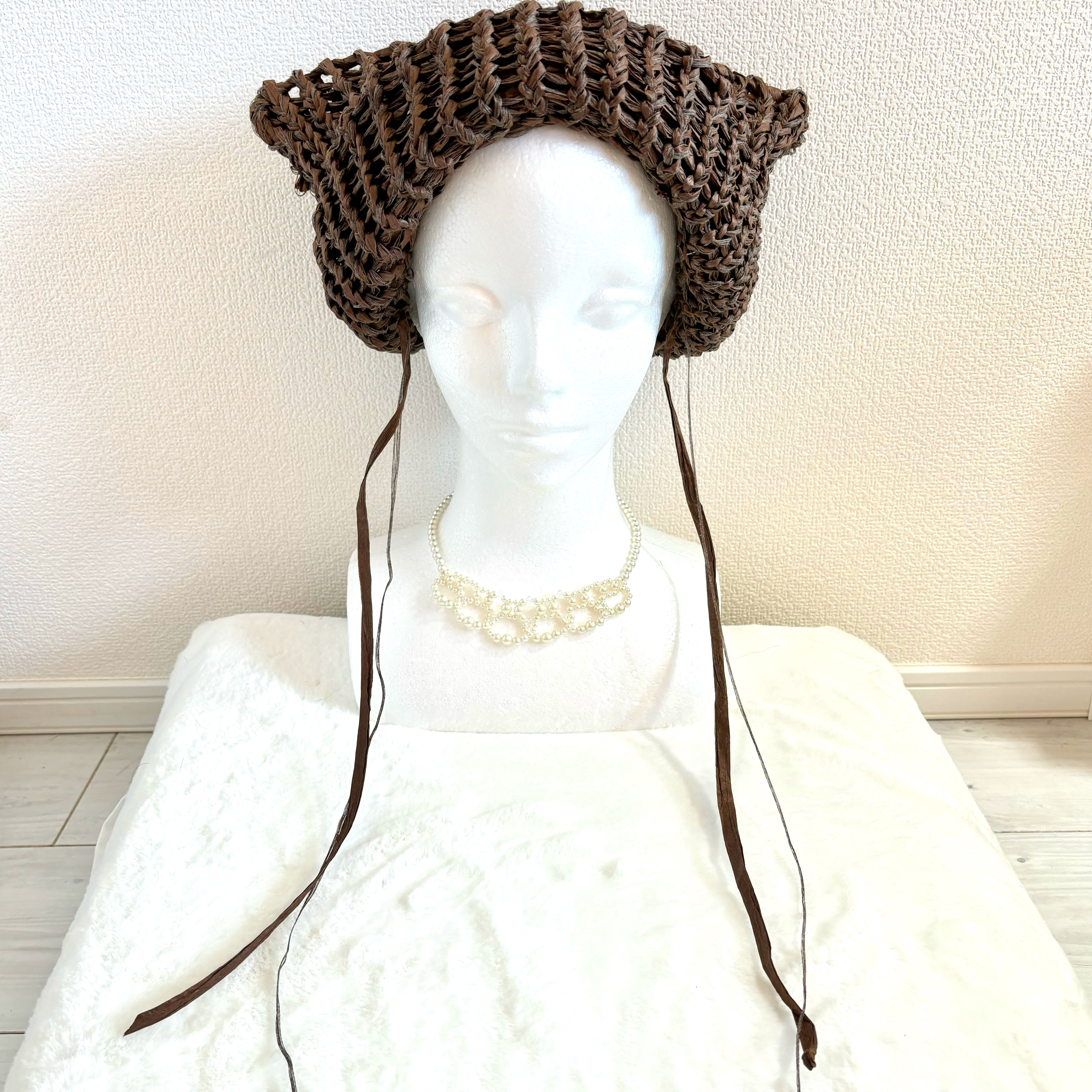 ペーパーヤーンで編んだ爽やか猫耳麦わら帽子〈ダークブラウン〉 5,986円