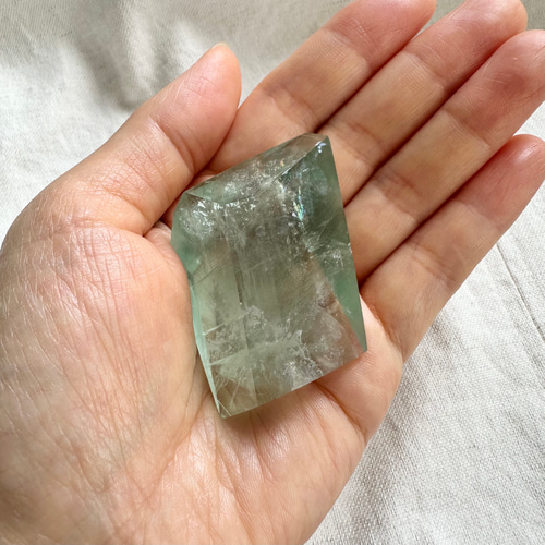 グリーンフローライト タンブル 磨き その他置物 SAKURA STONE 通販