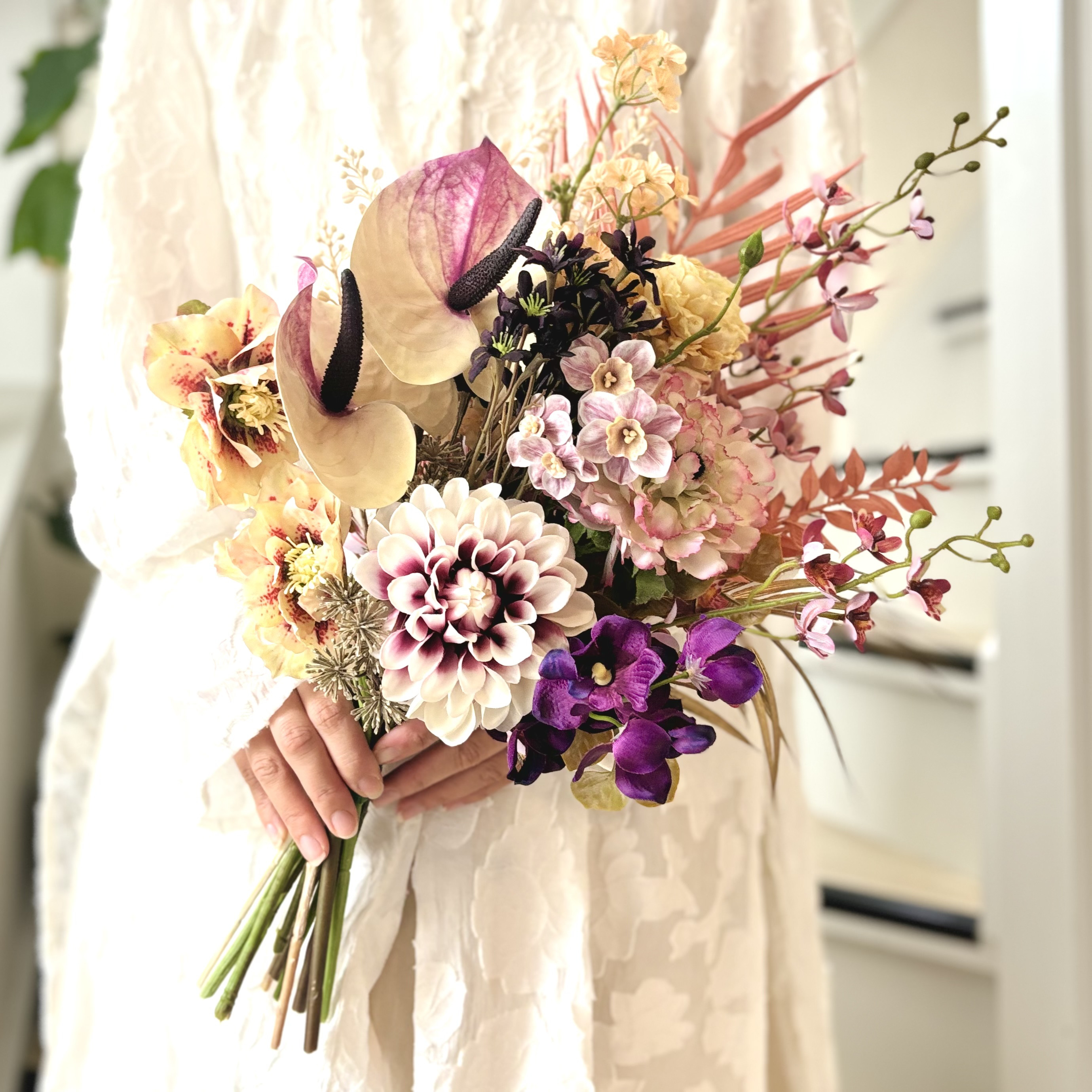 ニュアンスカラーのスタイリッシュブーケ　ウェディングブーケ　造花　ブーケ　フォトウェディング　前撮り　持ち込み