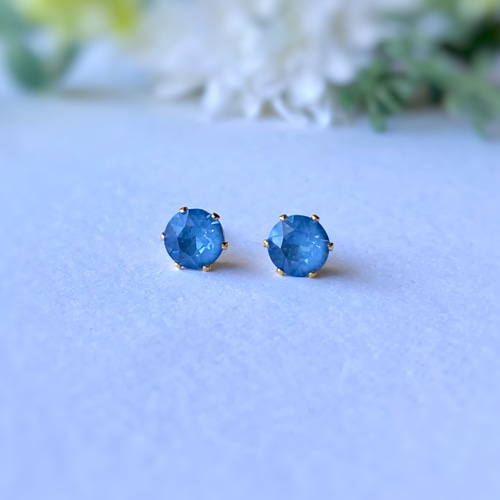 クリスタル.デニムイグナイト 6mm 貴和クリスタルの一粒ピアス