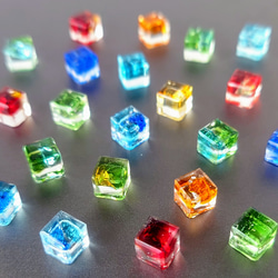 あなたの推し色は何色？】極小ｻｲｽﾞ琉球ガラスの涼やかピアス