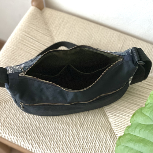 ⚮̈ミナペルホネン からだにフィットするボディバッグ 