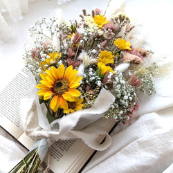 ドライフラワーꕤ︎︎ひまわりとバラと小花いっぱいスワッグꕤ︎︎miniスワッグ付 50a13199da647a9249433939d9ddd5