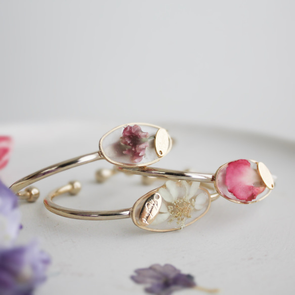 植物標本風 ドライフラワーのバングル｜ブレスレット｜No.199 1枚目の画像
