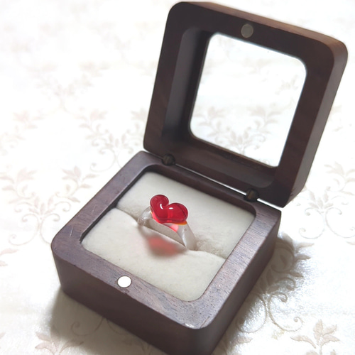 本日価格❣️一点物です❣️まるでステンドガラス！素晴らしいリング！ 裏まで美しい❣️ 4枚あり！乳白色が素敵な珍しいピンクオパリン シンプルなダイヤ