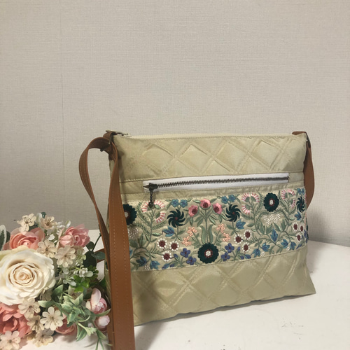 軽いショルダーバック 撥水オックスナイロンキルト ベージュ系 Ⅱ  