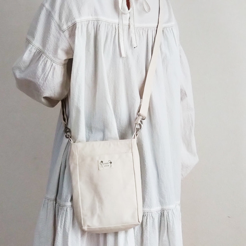 Gherardini ホワイト サコッシュ ショルダーポーチ 保存袋付き Gherardini ホワイト サコッシュ ショルダーポーチ 保存袋付き