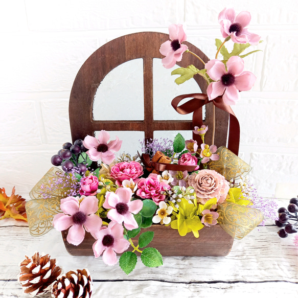 フラワーアレンジ】大人可愛いアンティークカラーの窓枠アレンジ