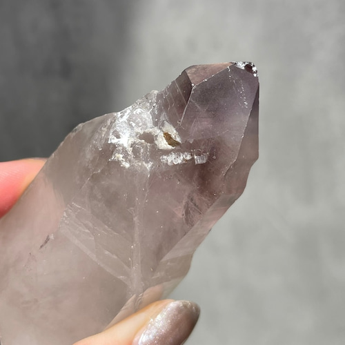 ナイジェリア産【アメジスト／紫水晶】① ファントムあり 鉱物 天然石