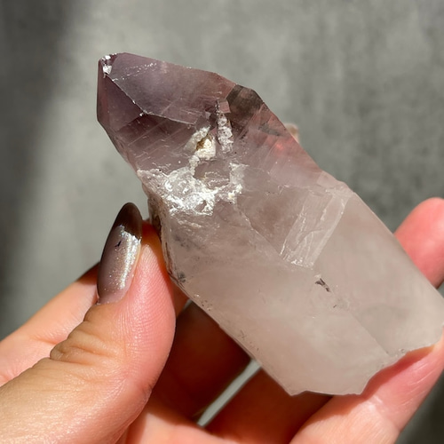 ナイジェリア産【アメジスト／紫水晶】① ファントムあり 鉱物 天然石