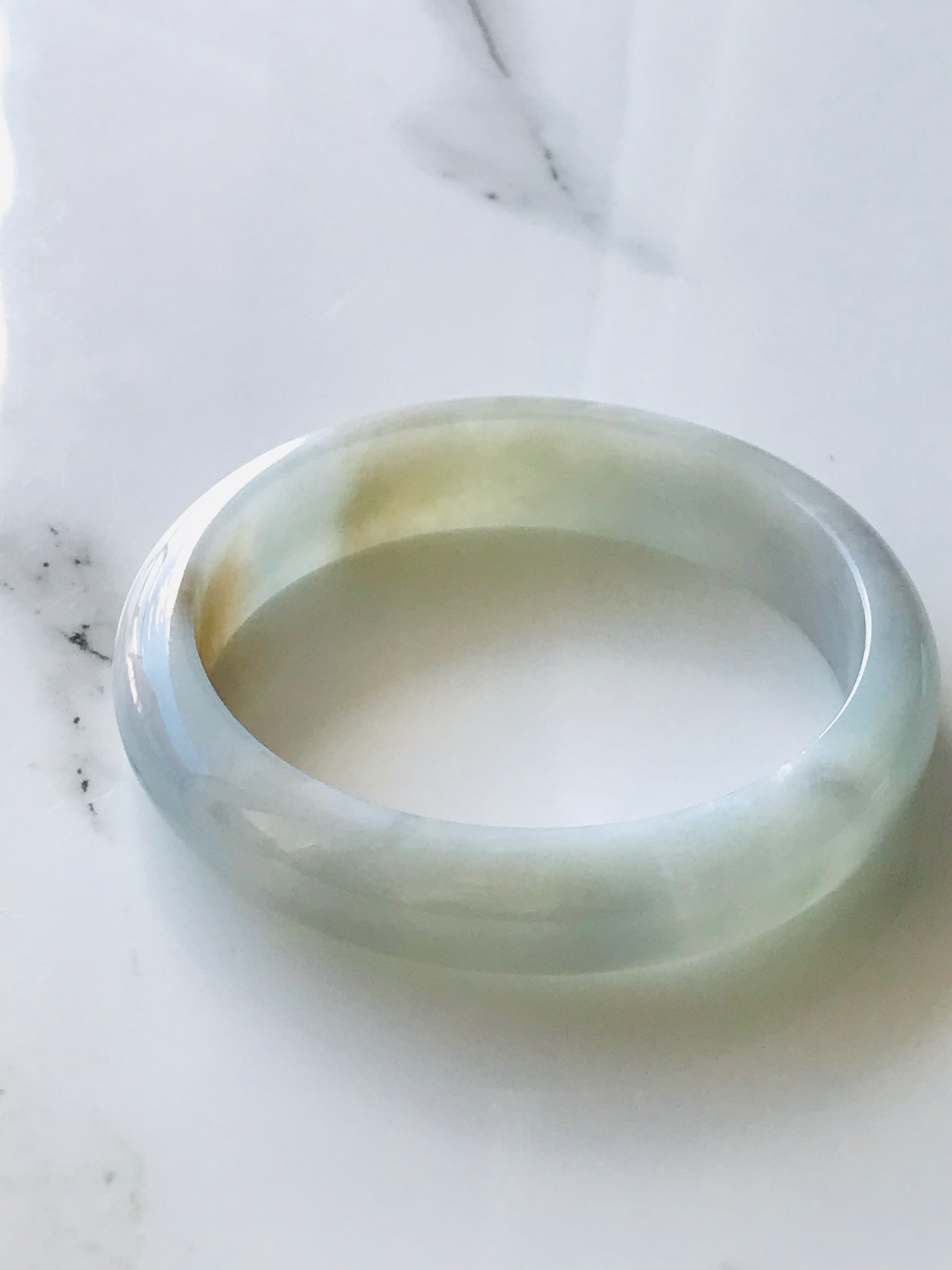 【B1010-0131】ジェイド　翡翠　ヒスイ　バングル　希少　ミャンマー産　ホワイト　ベージュ53.3×49.9mm