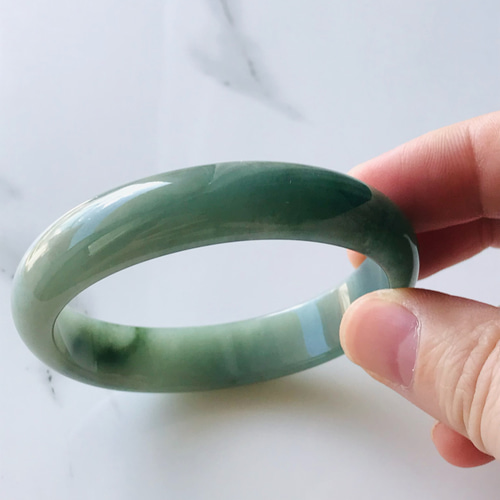 お値下げ^_^ 天然翡翠(ひすい　ジェイド)バングル　二色 B160-0133] ジェイド JADE ヒスイ 本翡翠 バングル ミャンマー産