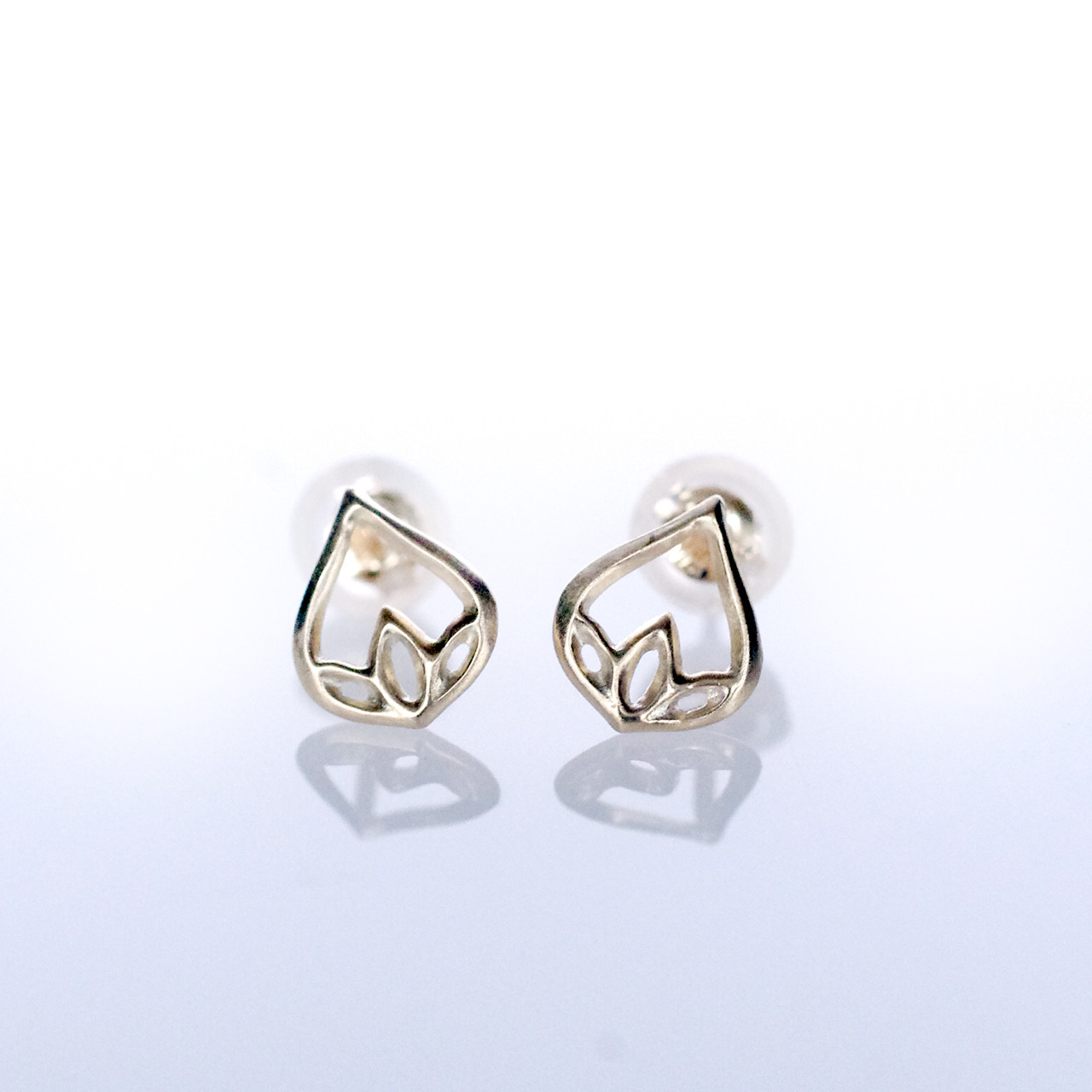 K10 ピアス HASU(ハス)