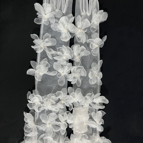 送料無料！ウエディンググローブ 花モチーフ ビーズ 可愛い シャンパン  