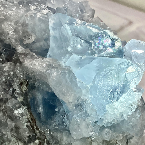 心の安息໒꒱　レインボー　セレスタイト　天青石　原石　ラフストーン　クラスター 心の安息໒꒱ レインボー セレスタイト 天青石 原石 ラフ