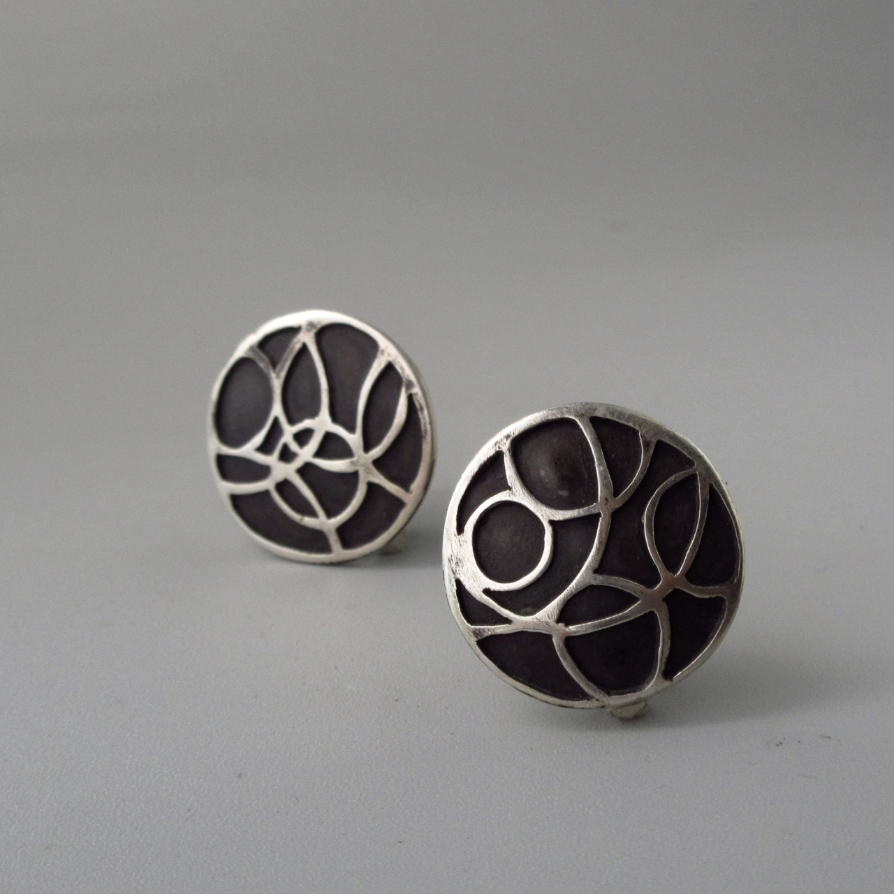 和風・シルバーイヤリング・お出かけのワンポイントに