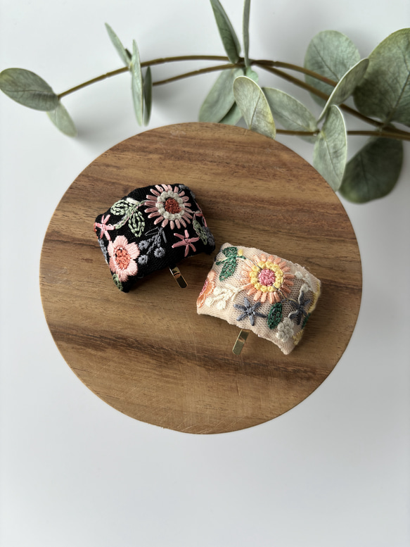 カラフル】インド刺繍のポニーフック ピンク♡ブラック ポニーフック  