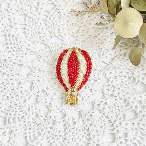 ビーズ刺繍のブローチ・気球 ブローチ Little Plum 通販