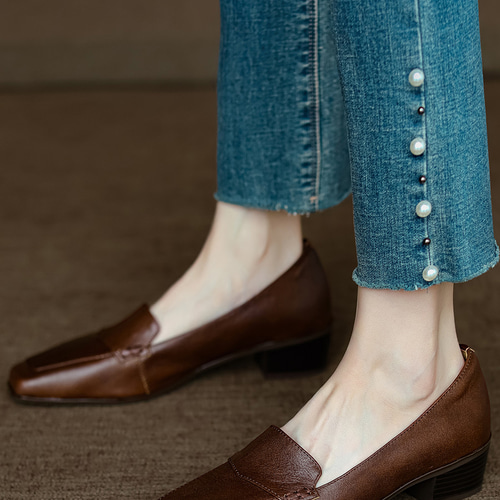 様々なシーンで*Chloe*Marcie レザーローファーパンプス (Chloe