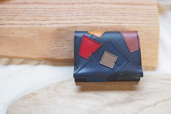 パッチワーク 色んなレザーを使用した 小さな革のお財布 二つ折りミニ