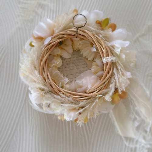 羽根つきふわふわアイボリーキャンドルリース 直径20cm 無料ラッピング