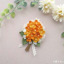 レース編み 金木犀と白いお花のブーケのブローチ ブローチ 花てまり