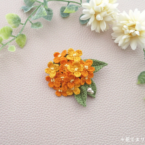 Carven 金色の花束ブローチ 公式 ストアファッション - Carven 金色の