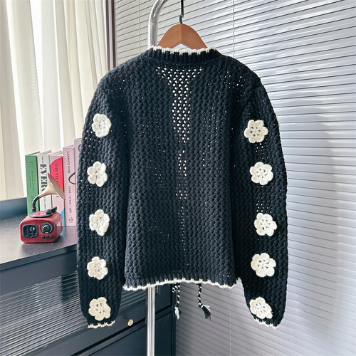 秋冬の新作 *高級感のあるニットカーディガン *刺繍セーター 秋冬の新作 *高級感のあるニットカーディガン *刺繍セーター