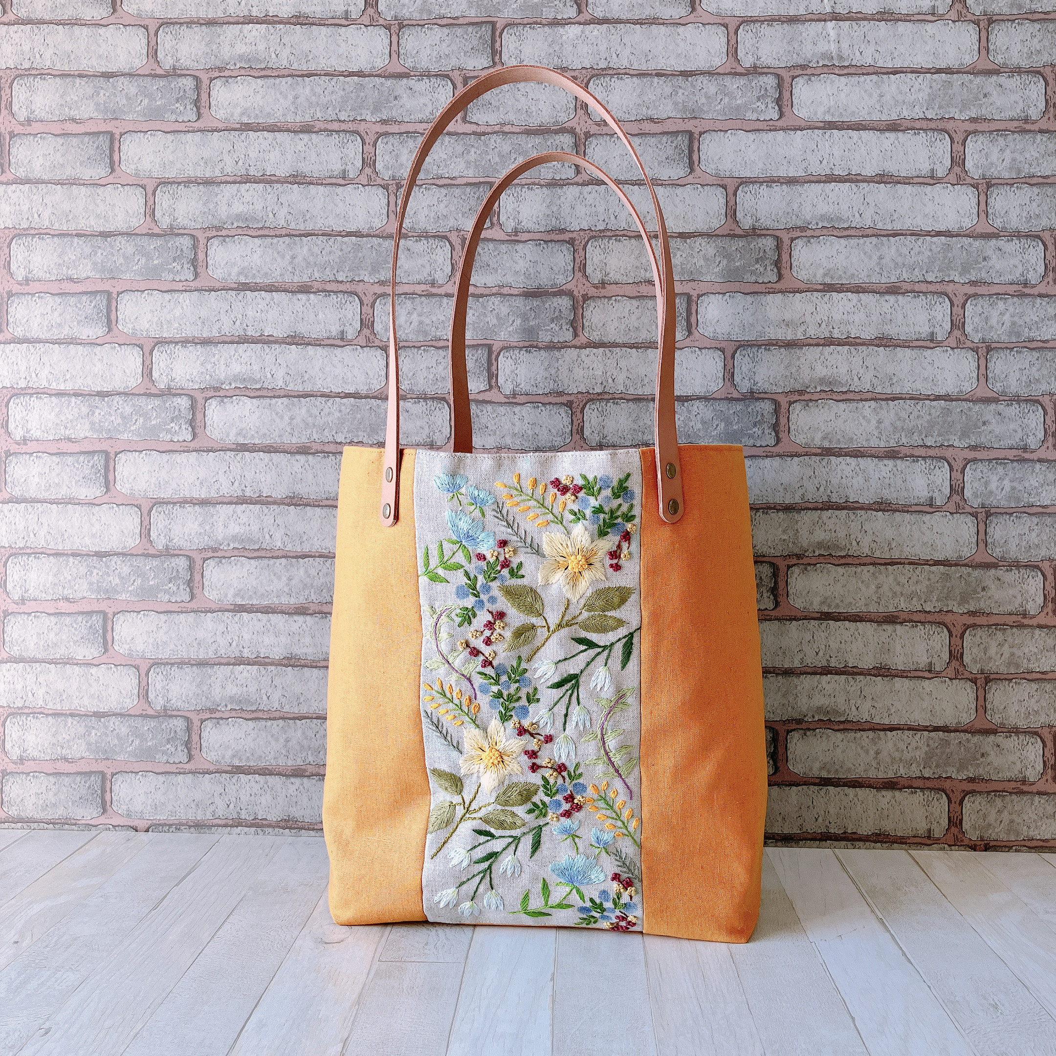 HUMAN MADE トートバッグ 刺繍ロゴ カーキ×オレンジ 肩掛け HUMAN MADE トートバッグ 刺繍ロゴ カーキ×オレンジ 肩掛け HUMAN MADE