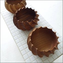 チーク無垢材 スパイラルボウル 菓子鉢 サラダボウル 小物入れ アウトドア食器 木の食器 ナチュラル 手作り 天然素材 4枚目の画像