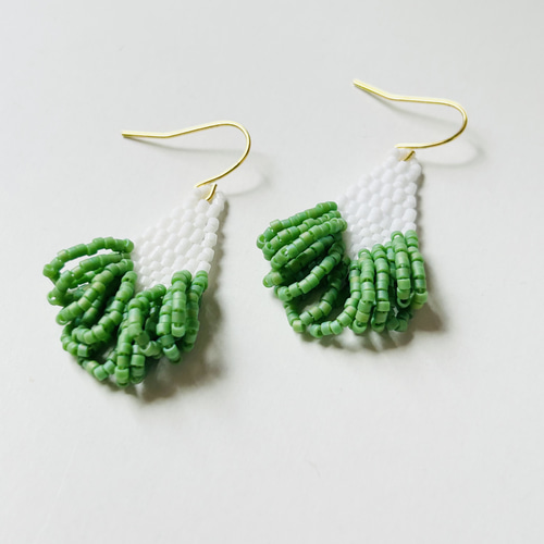 グリーン/緑】デリカビーズ フリンジピアス/イヤリング ピアス（フック