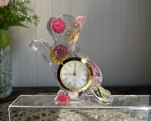 ハンドメイドレジン置き時計　グレージュアート作品　ラメ入り　おしゃれ　プレゼント レジン製 ネコ置き時計 掛け時計・置き時計 kou 通販 18140024｜Creema