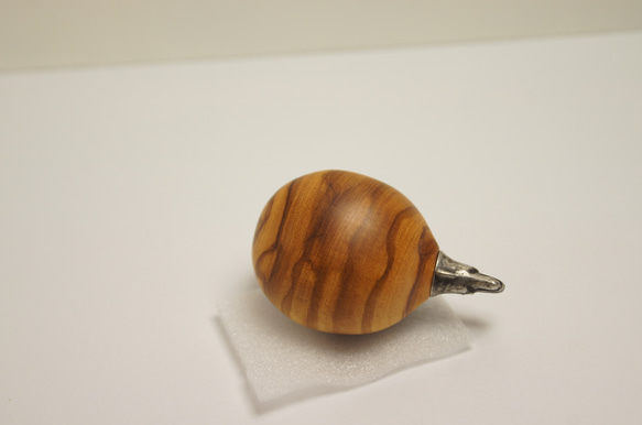 フグ　オリーブウッド（木材）ピューター（金属）キーホルダー、ペンダント、バッグチャーム、置物 10枚目の画像