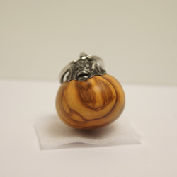 フグ　オリーブウッド（木材）ピューター（金属）キーホルダー、ペンダント、バッグチャーム、置物 8枚目の画像