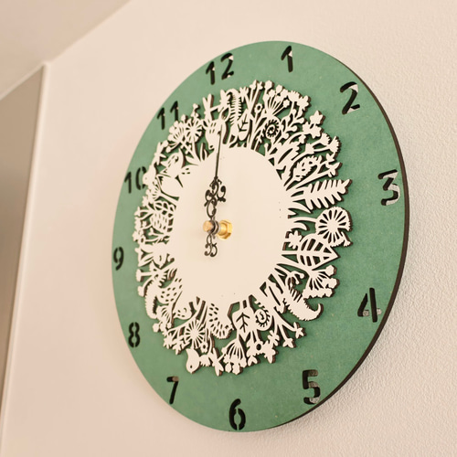 2026/1/1より価格改定】森のカーニバル 北欧デザインの木製掛け時計