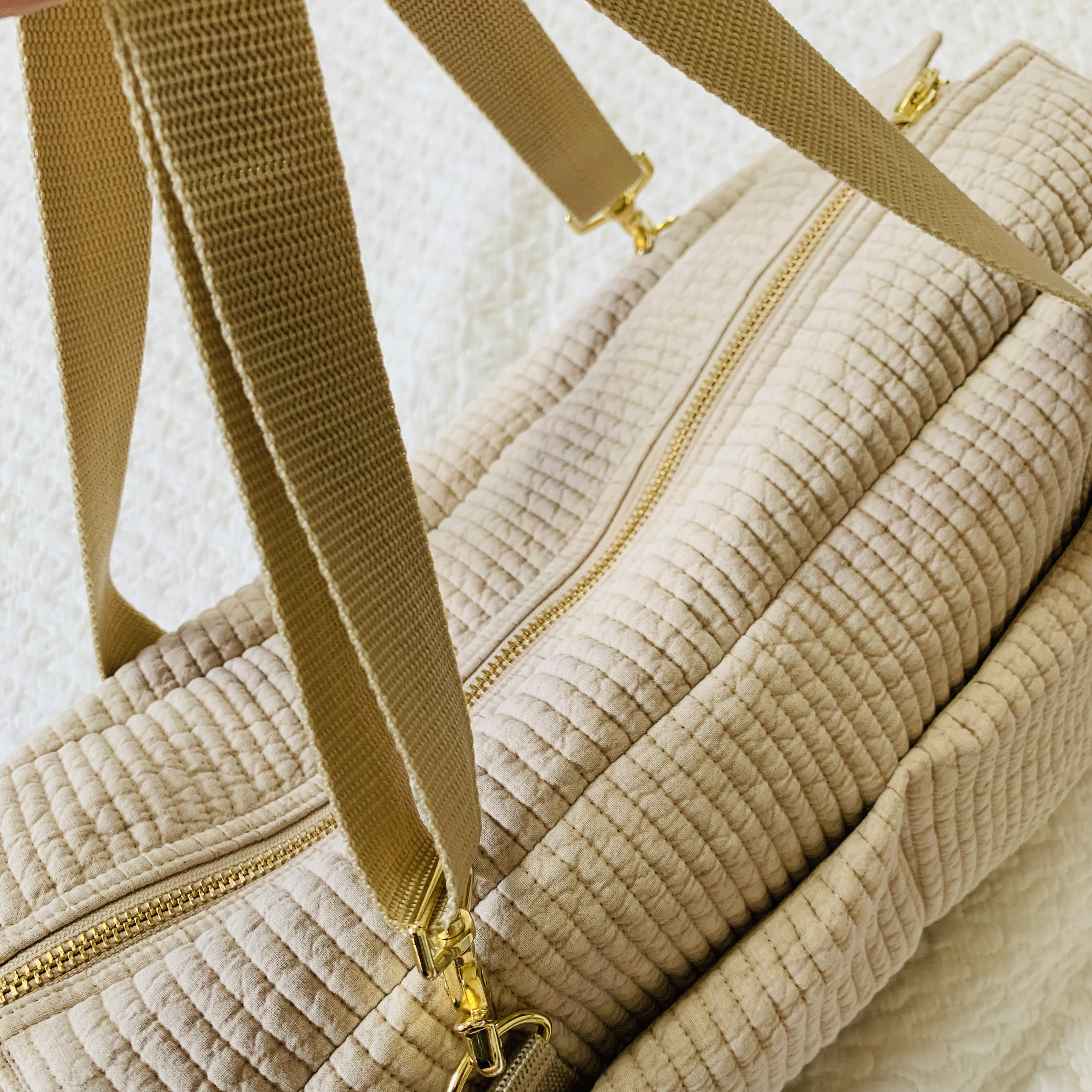 Mサイズ　nubi ベージュ3way ベビーカーバッグ マザーズバッグ　ショルダーバッグ　ヌビバッグ　トートバッグ　ヌビ