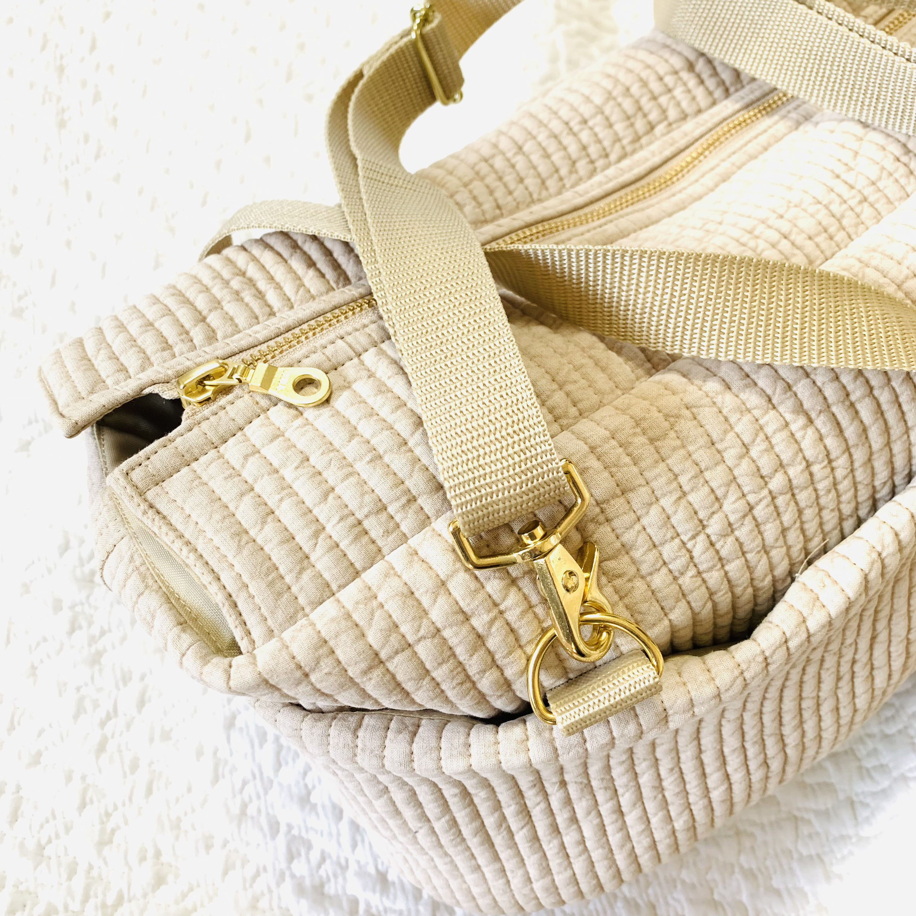 Mサイズ　nubi ベージュ3way ベビーカーバッグ マザーズバッグ　ショルダーバッグ　ヌビバッグ　トートバッグ　ヌビ