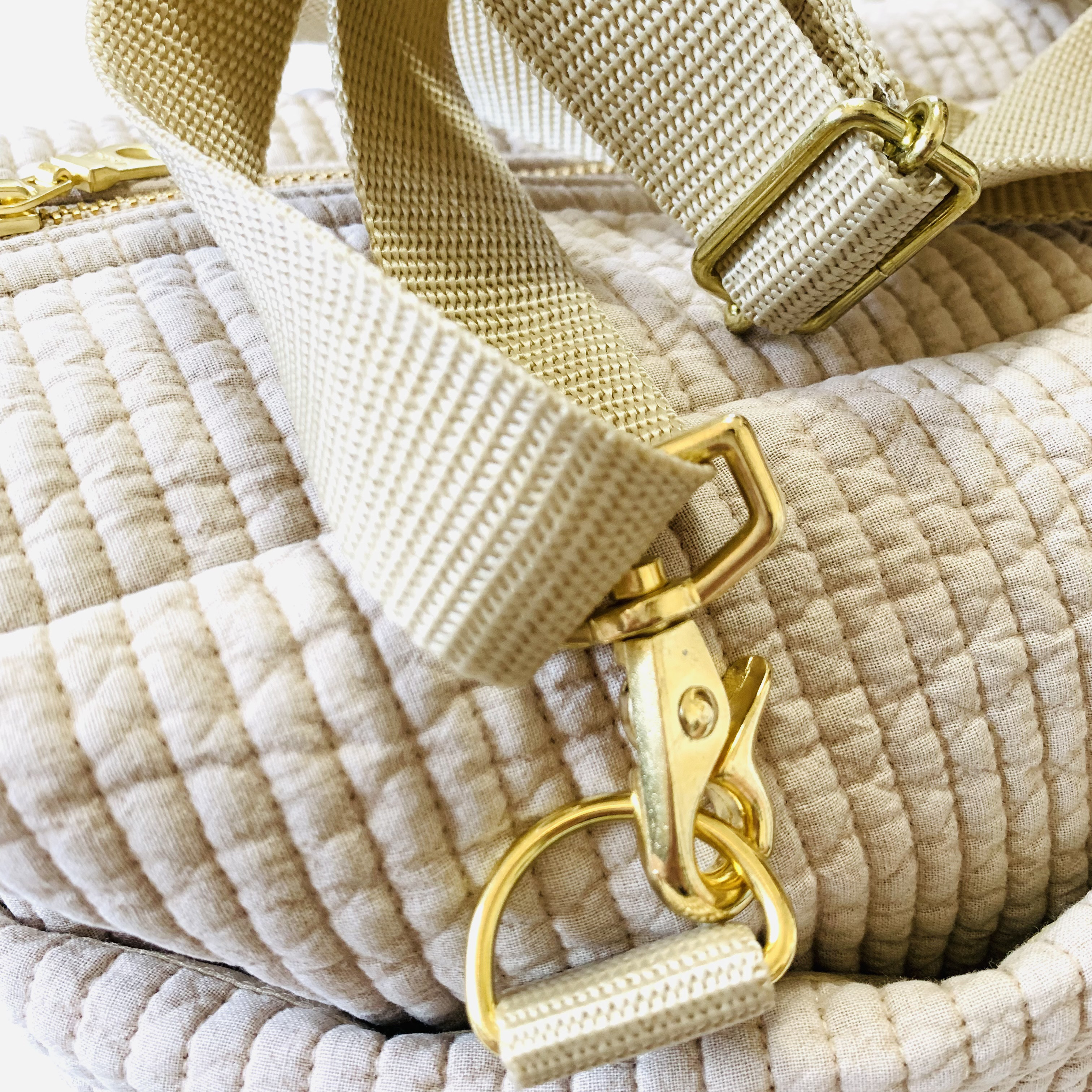 Mサイズ　nubi ベージュ3way ベビーカーバッグ マザーズバッグ　ショルダーバッグ　ヌビバッグ　トートバッグ　ヌビ