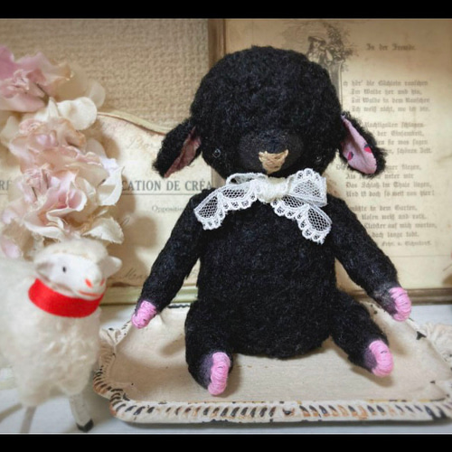 オリジナル ハンドメイド ぬいぐるみ くろいひつじ 羊 ぬいぐるみ