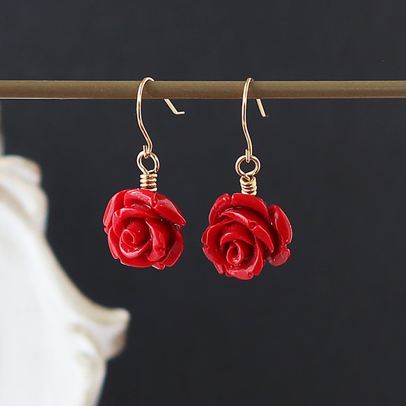 14K 珊瑚 ピアス 薔薇 染め赤珊瑚 レッドコーラル 薔薇 バラ モチーフ / 14kgf ゴールド